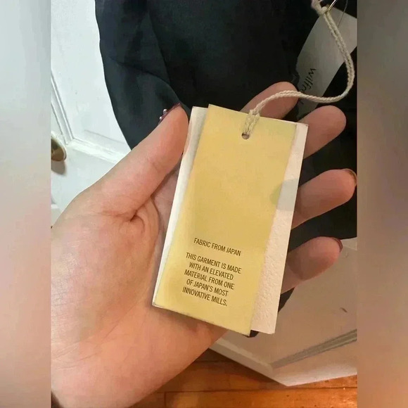 NWT Aritzia Wilfred Black Silky Satin Cami Tank - Picture 2 of 5